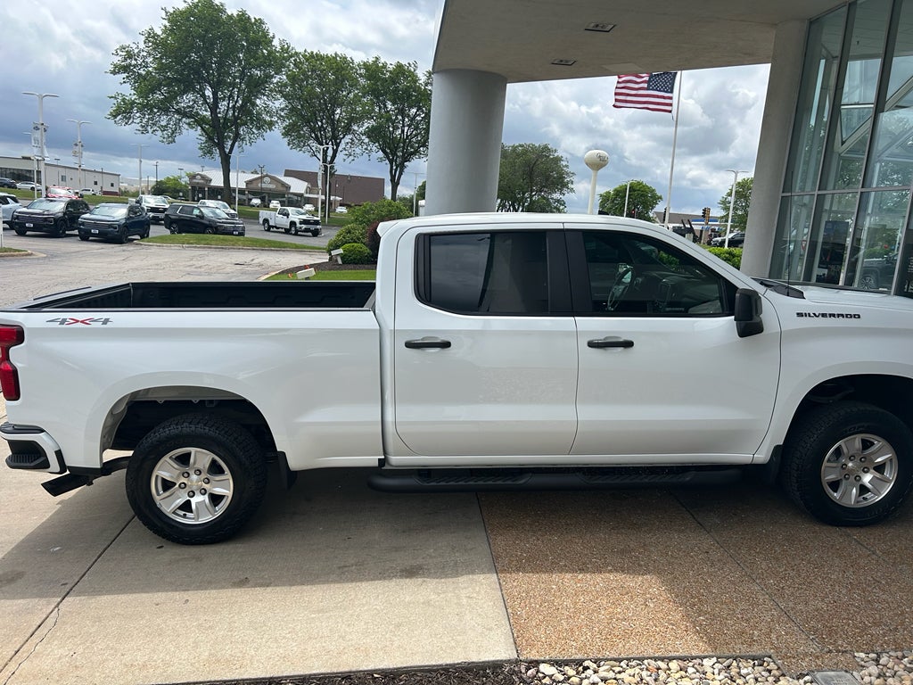 2022 Chevrolet Silverado Custom