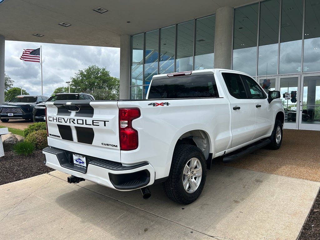 2022 Chevrolet Silverado Custom