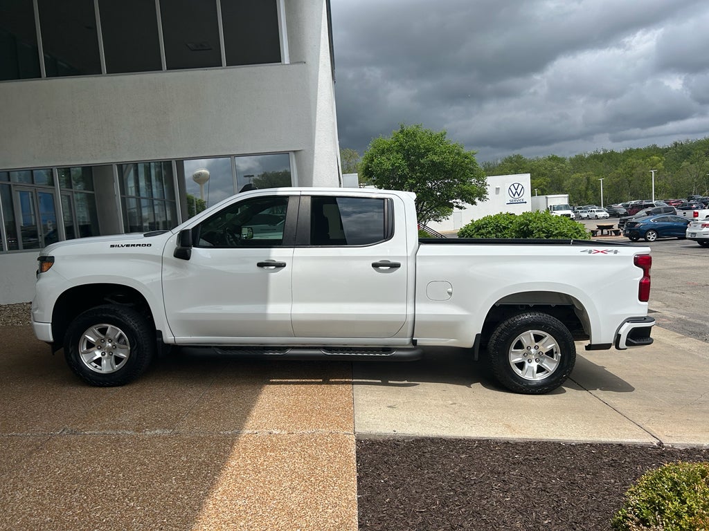 2022 Chevrolet Silverado Custom