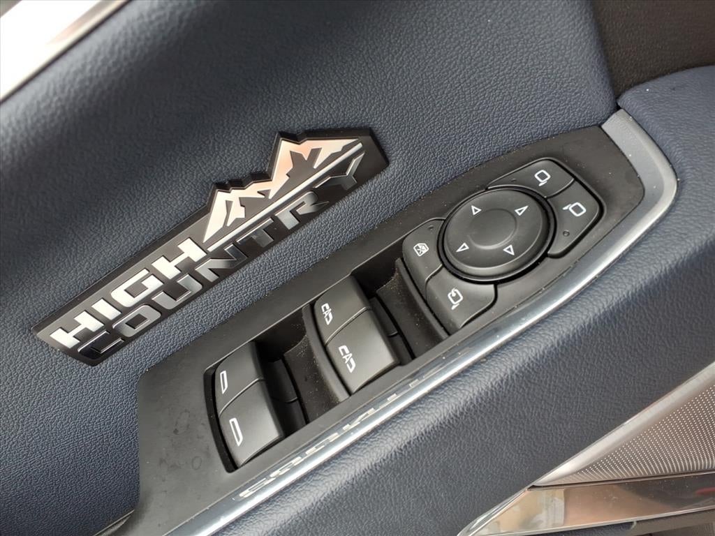 2022 Chevrolet Silverado High Country