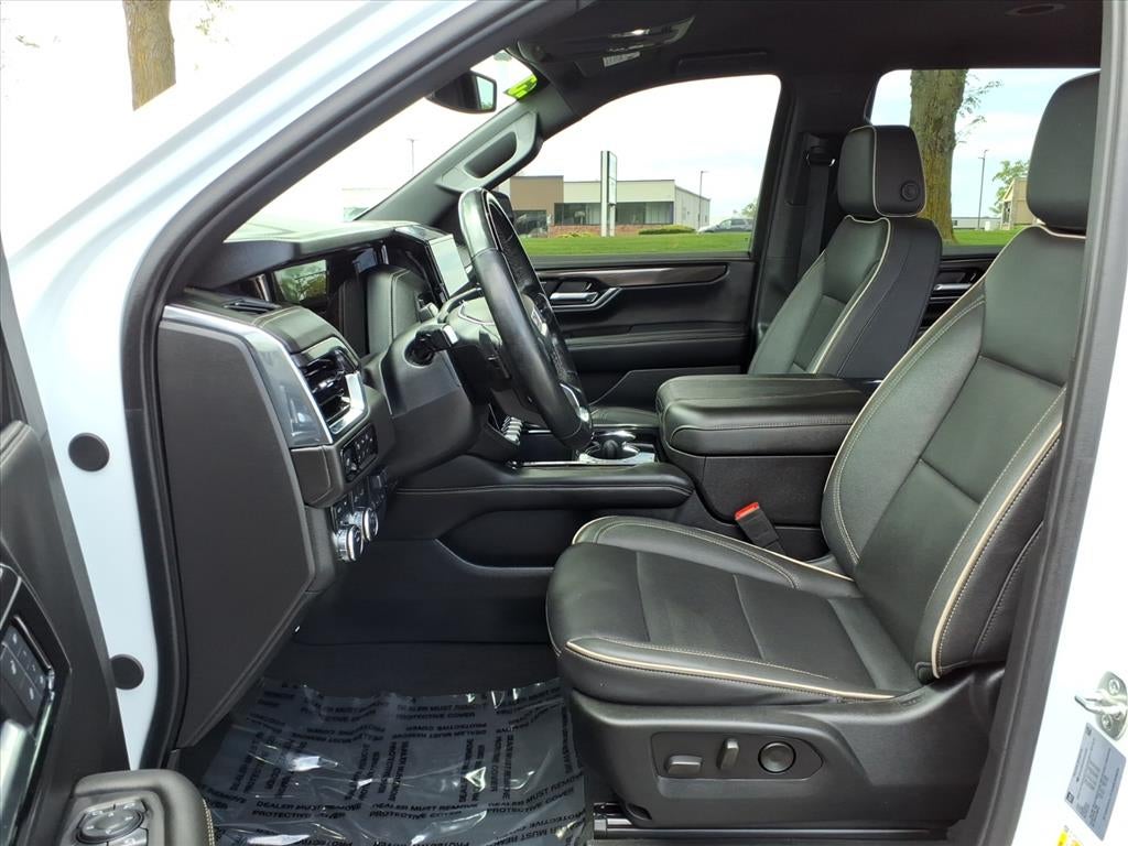 2025 GMC Yukon Elevation