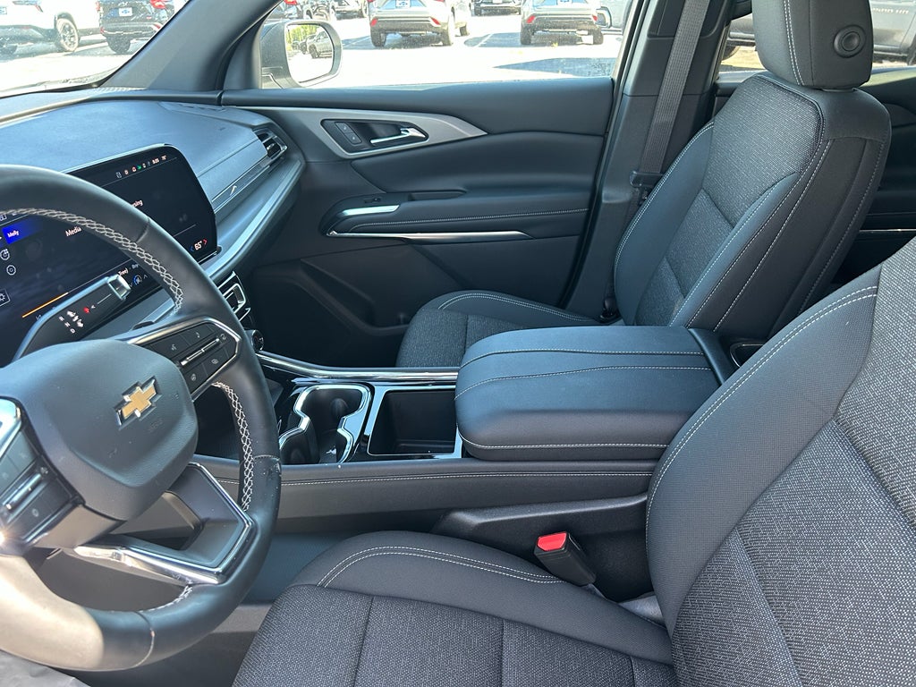 2026 Chevrolet Traverse FWD LT