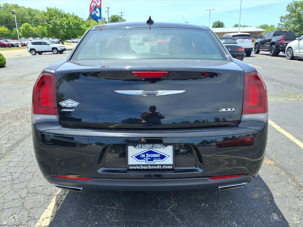 2016 Chrysler 300S 300S