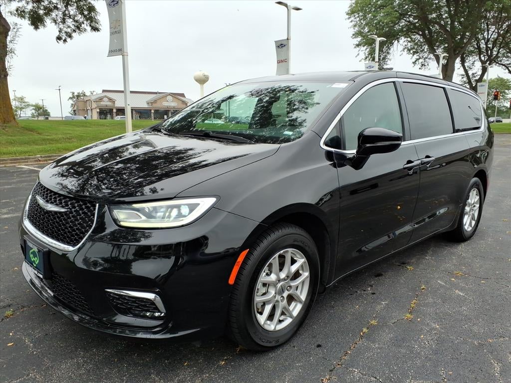 2025 Chrysler Pacifica Select