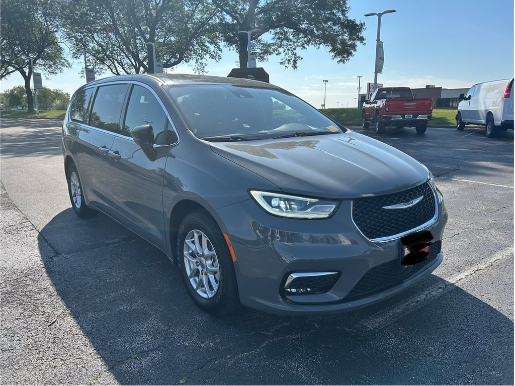 2025 Chrysler Pacifica Select