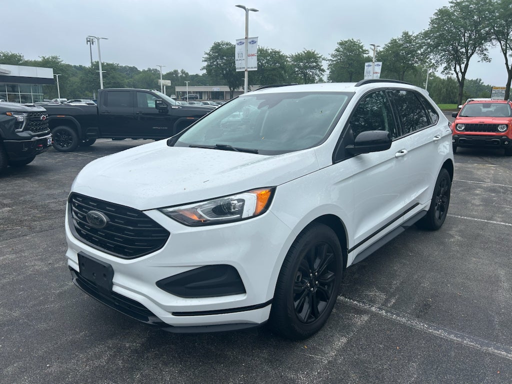 2022 Ford Edge SE