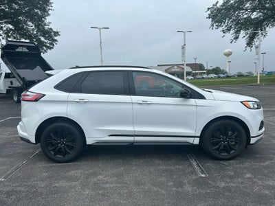 2022 Ford Edge SE