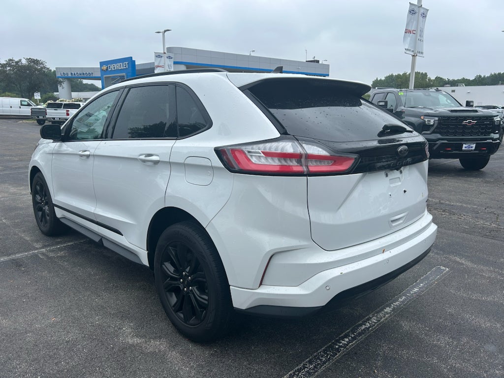 2022 Ford Edge SE