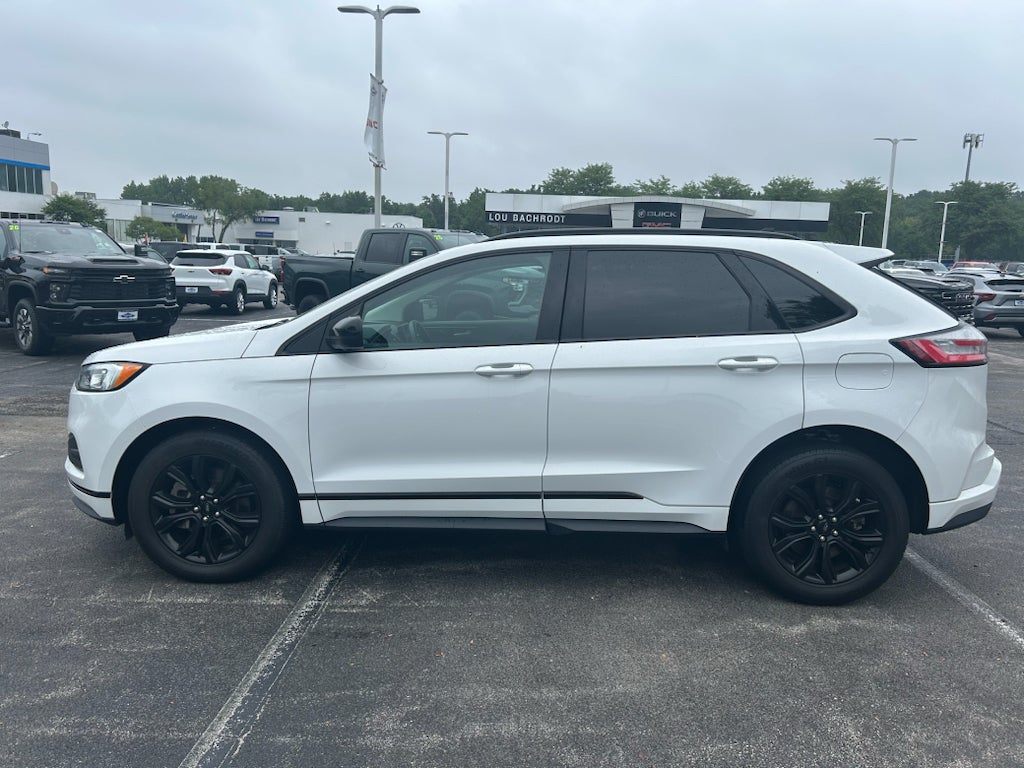 2022 Ford Edge SE