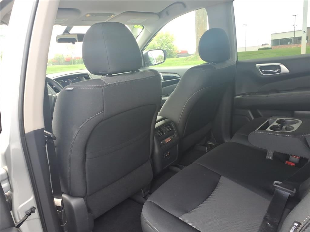 2020 Nissan Pathfinder S