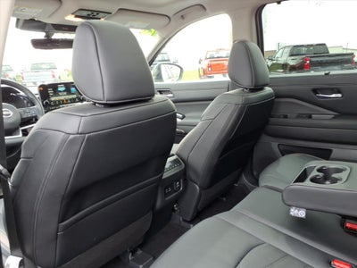 2025 Nissan Pathfinder Platinum