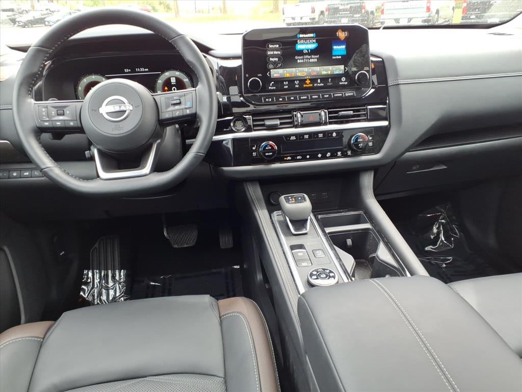 2025 Nissan Pathfinder Platinum