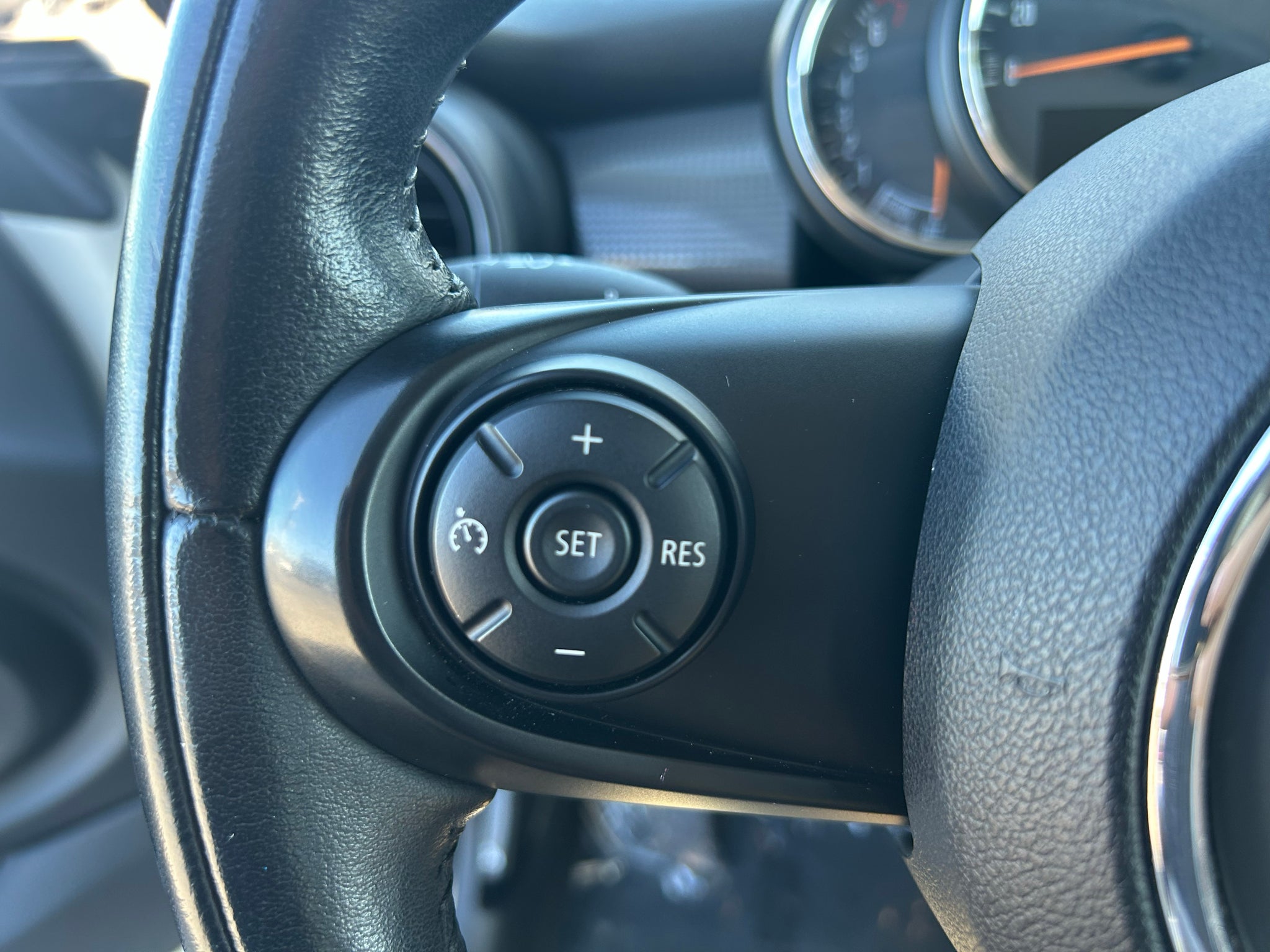 2015 MINI Hardtop Cooper (M6)