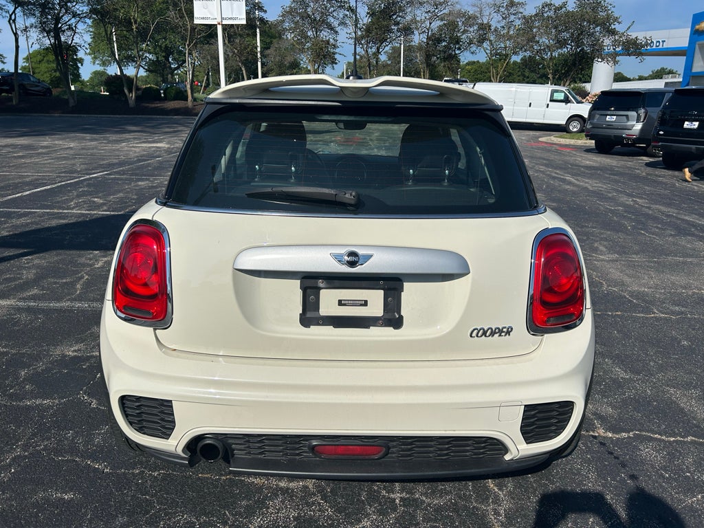 2015 MINI Hardtop Cooper (M6)