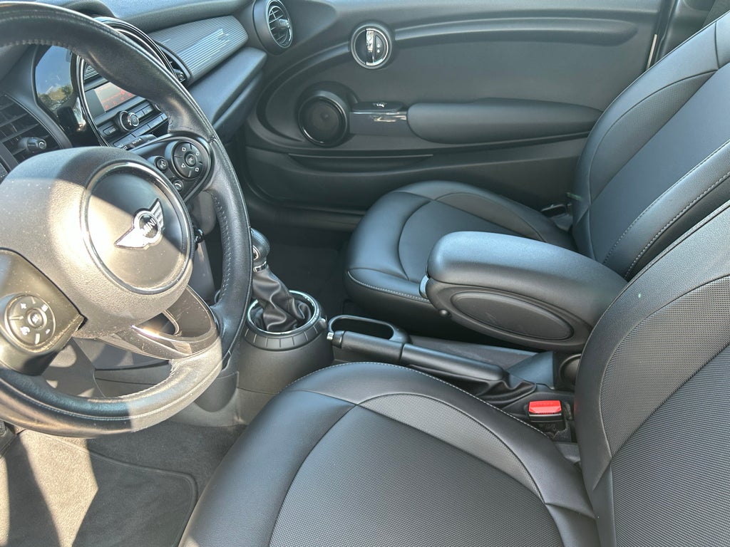 2015 MINI Hardtop Cooper (M6)