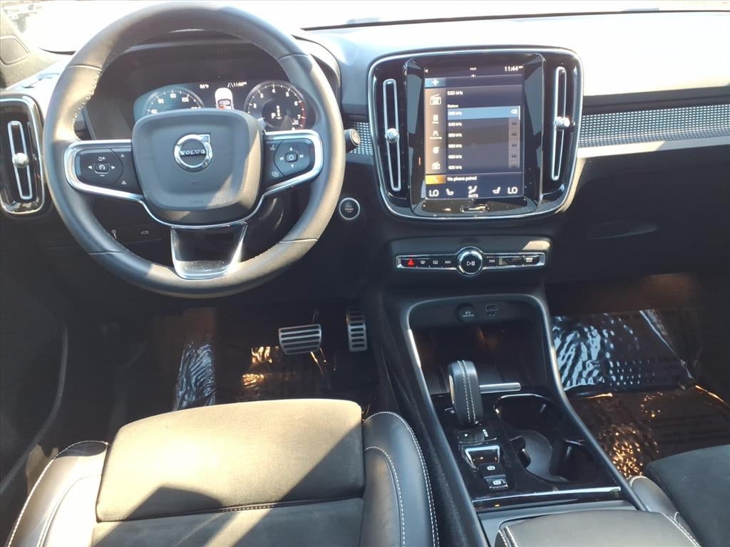 2022 Volvo XC40 R-Design