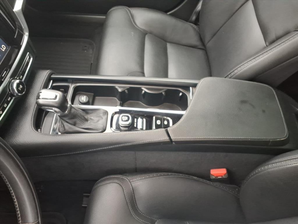 2018 Volvo V90 Cross Country T6