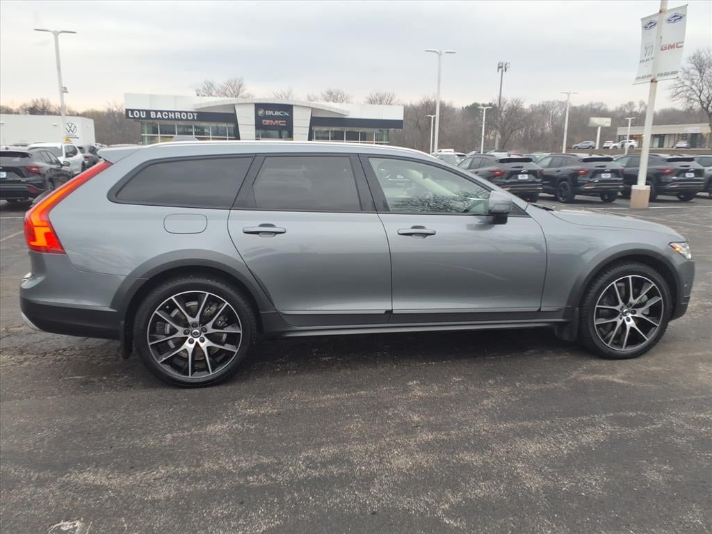 2018 Volvo V90 Cross Country T6