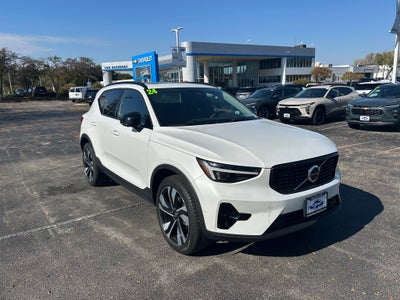 2024 Volvo XC40 Ultimate Dark Theme